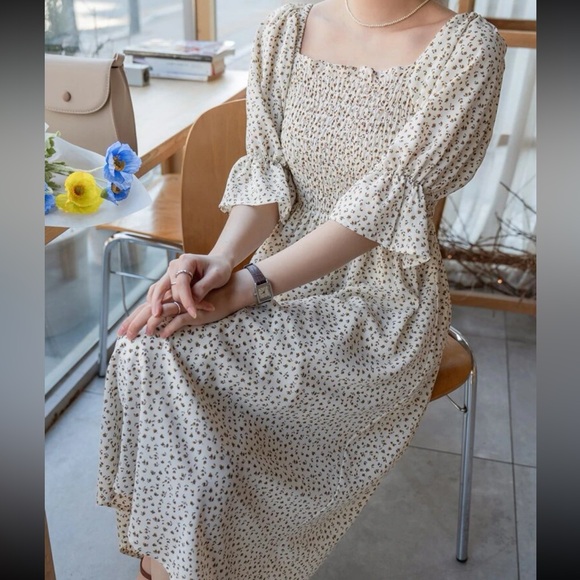 Floral Square Neck Dress🌷 - Picture 6 of 7